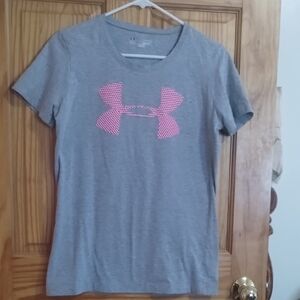 Under Armour T-Shirt.     Medium
